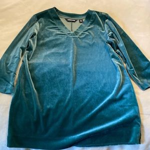 Land’s End velvet tunic. Size Petite small (6-8).